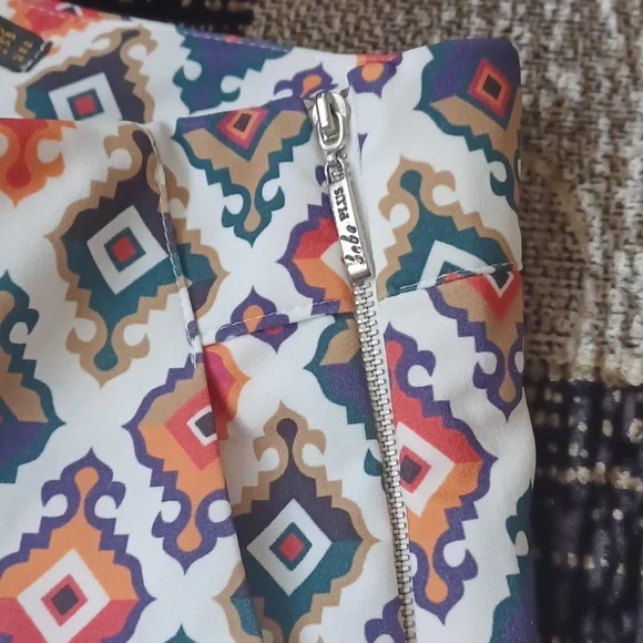 Colorful Turkish Geometric Patterned Shorts - Size Medium - Picture 3 of 6